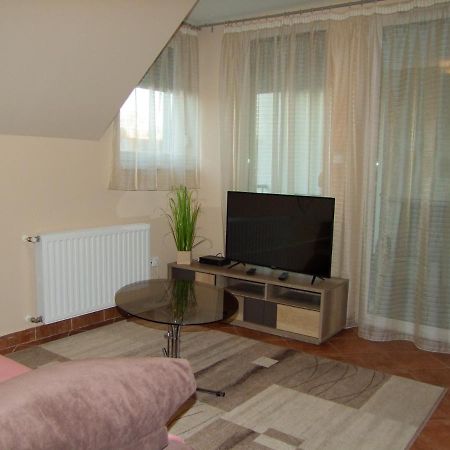 Greta Apartman Hajduszoboszlo Exterior photo