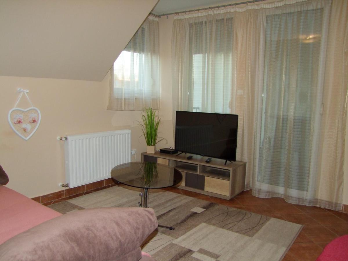Greta Apartman Hajduszoboszlo Exterior photo